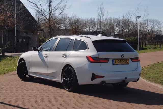 BMW 3-Serie (2021) thumbnail 4