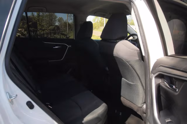 Toyota RAV4 (2019) thumbnail 28