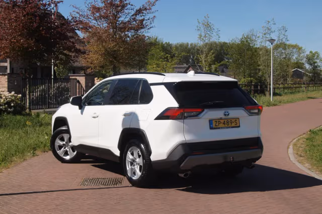 Toyota RAV4 (2019) thumbnail 4