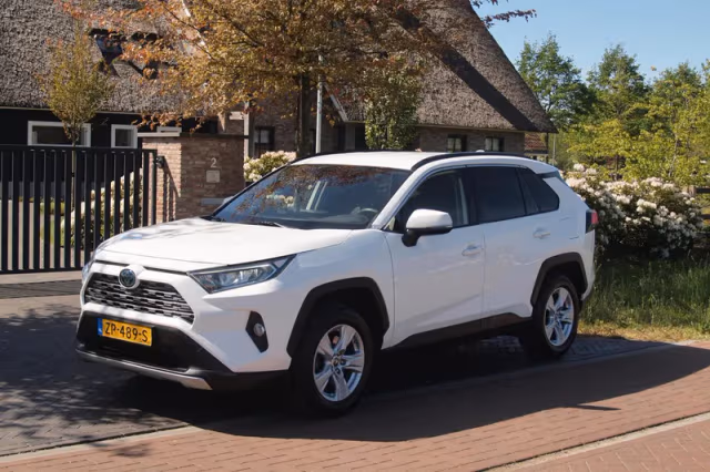 Toyota RAV4 (2019) thumbnail 8