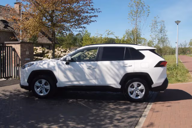 Toyota RAV4 (2019) thumbnail 9