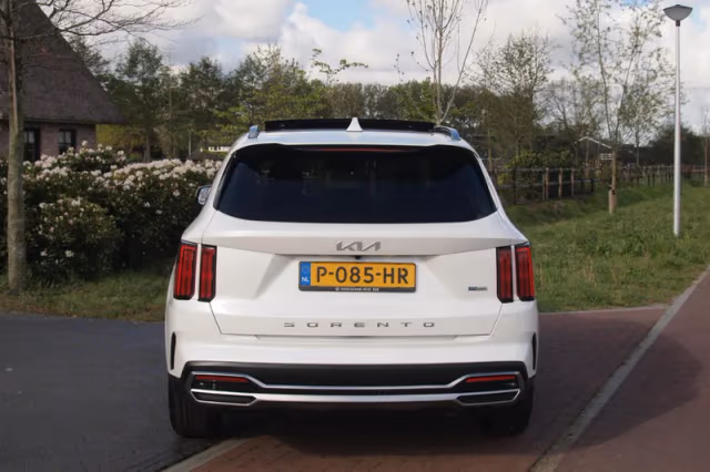 Kia Sorento (2022) thumbnail 11