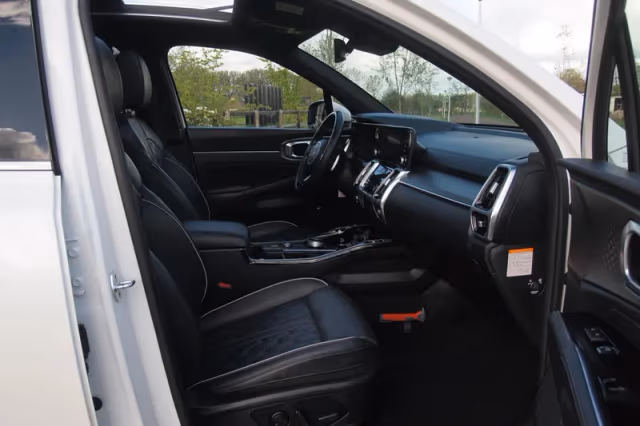 Kia Sorento (2022) thumbnail 16