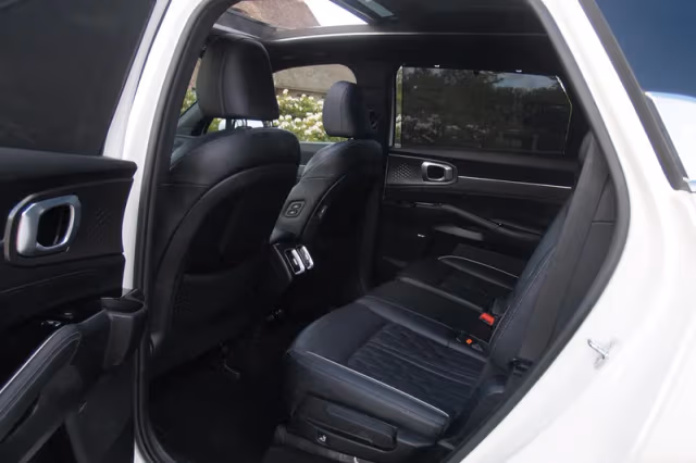 Kia Sorento (2022) thumbnail 35