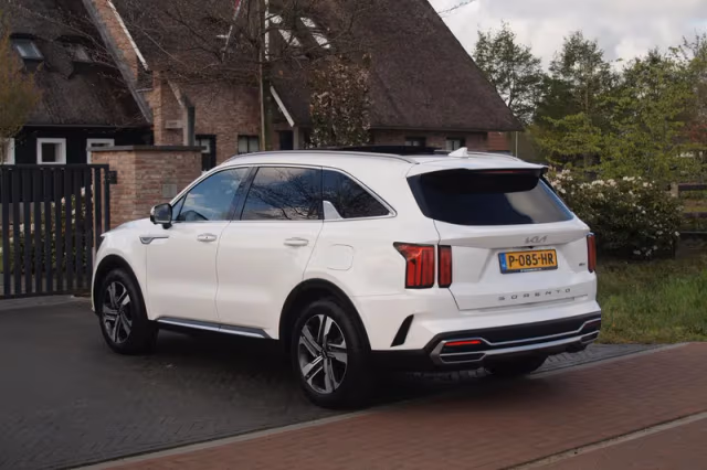 Kia Sorento (2022) thumbnail 10