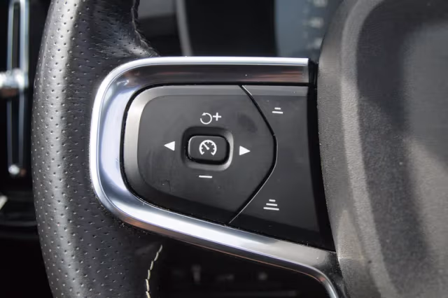 Volvo XC40 (2021) thumbnail 20