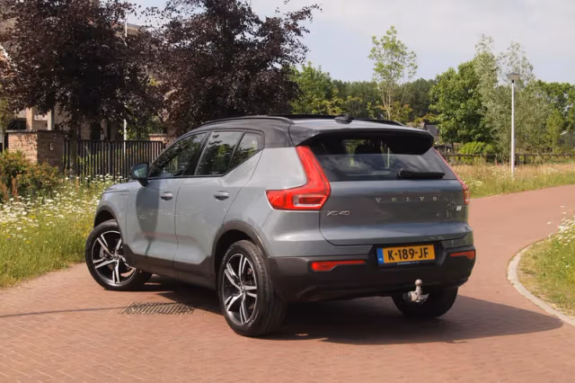 Volvo XC40 (2021) thumbnail 4