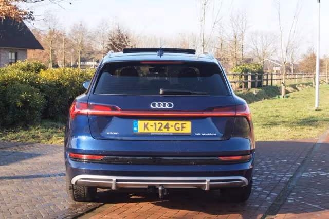 Audi e-tron (2020) thumbnail 11