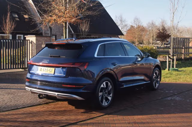 Audi e-tron (2020) thumbnail 12