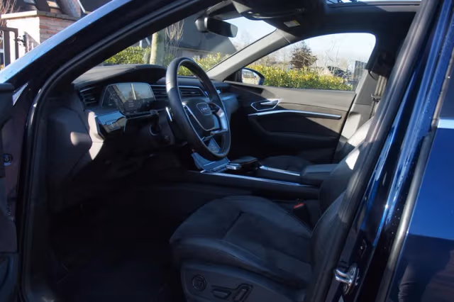 Audi e-tron (2020) thumbnail 16