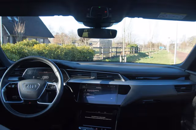 Audi e-tron (2020) thumbnail 18