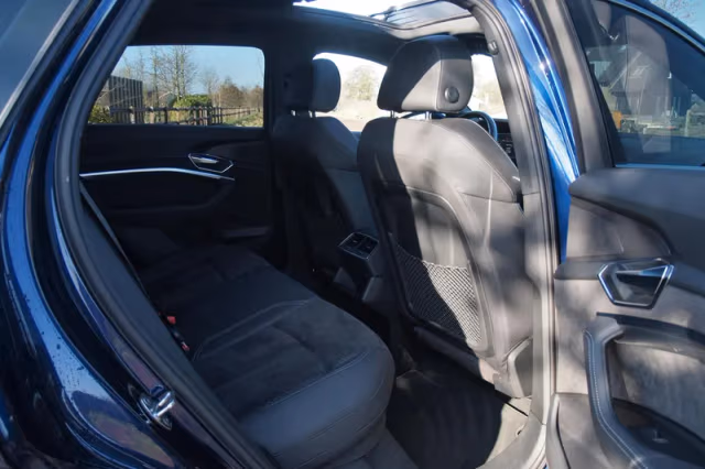 Audi e-tron (2020) thumbnail 32