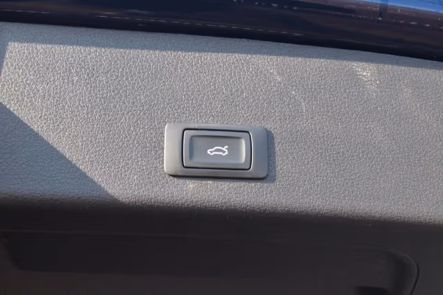 Audi e-tron (2020) thumbnail 34