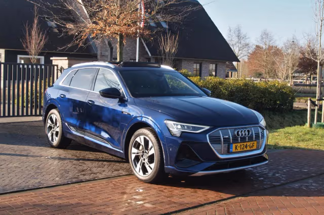Audi e-tron (2020) thumbnail 6