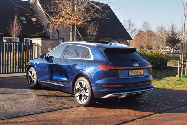 Audi e-tron (2020) thumbnail 10