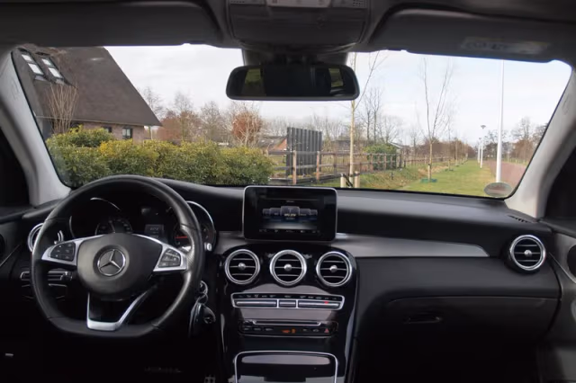 Mercedes-Benz GLC-Klasse (2016) thumbnail 15