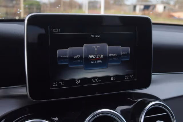 Mercedes-Benz GLC-Klasse (2016) thumbnail 19