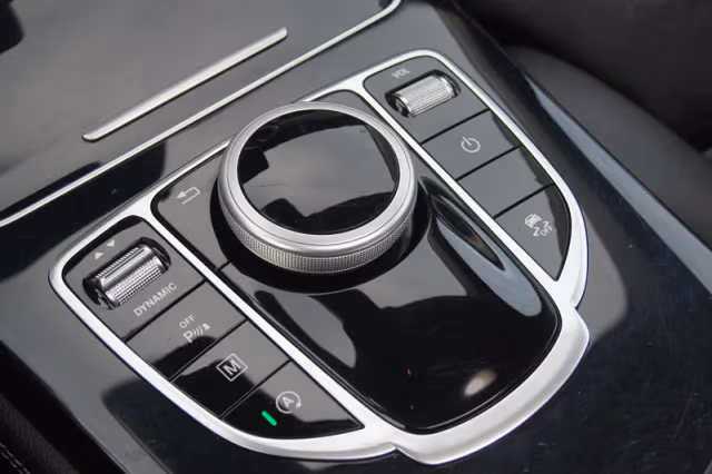 Mercedes-Benz GLC-Klasse (2016) thumbnail 23