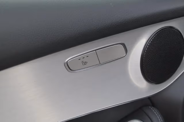 Mercedes-Benz GLC-Klasse (2016) thumbnail 25