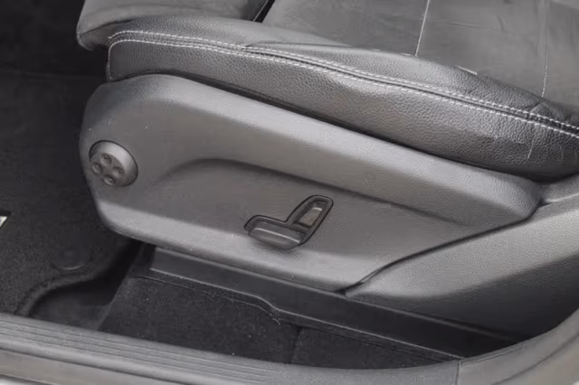 Mercedes-Benz GLC-Klasse (2016) thumbnail 26