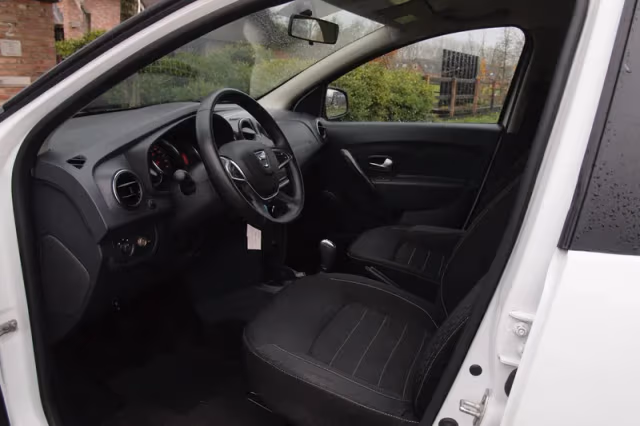 Dacia Sandero (2020) thumbnail 5