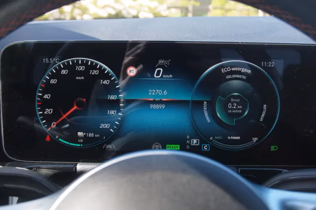 Mercedes-Benz EQA (2021) thumbnail 19