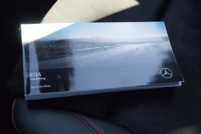 Mercedes-Benz EQA (2021) thumbnail 30