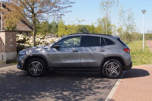 Mercedes-Benz EQA (2021) thumbnail 9