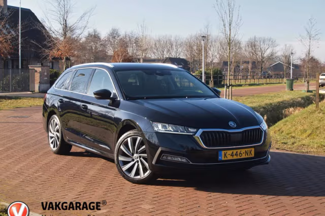 Škoda Octavia (2021) thumbnail 2