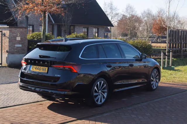 Škoda Octavia (2021) thumbnail 12