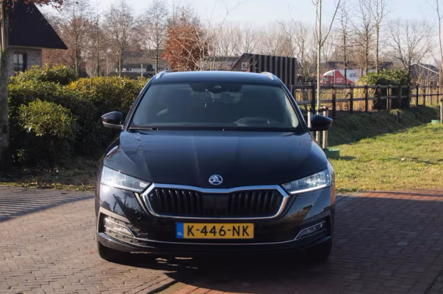 Škoda Octavia (2021) thumbnail 7