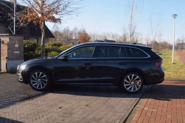 Škoda Octavia (2021) thumbnail 9