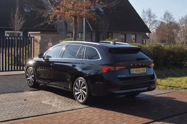 Škoda Octavia (2021) thumbnail 10