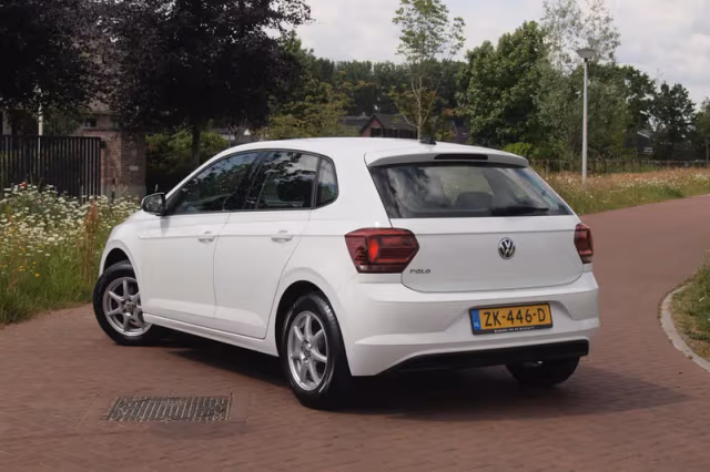 Volkswagen Polo (2019) thumbnail 2