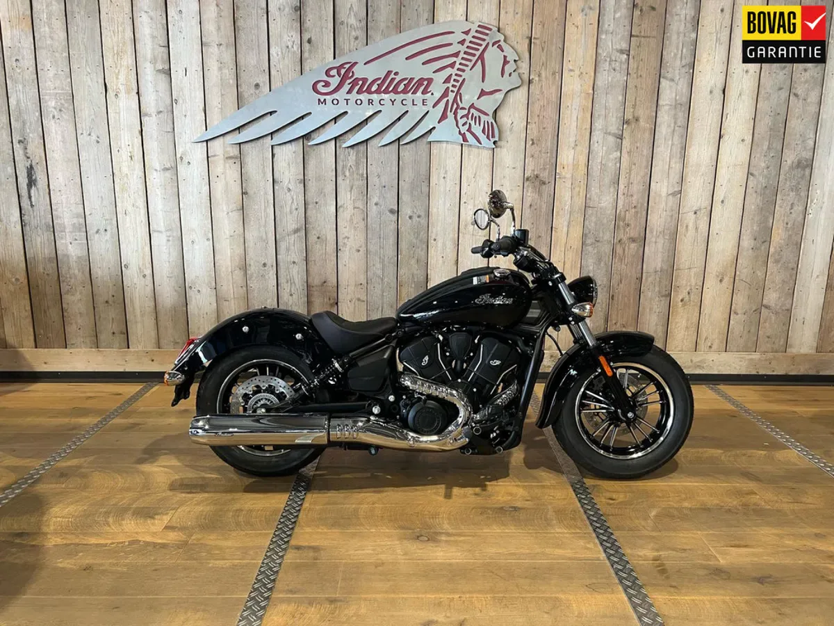 Indian Scout Sixty (2025) — foto 1