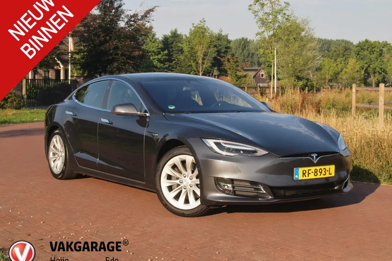 Tesla Model S (2017)