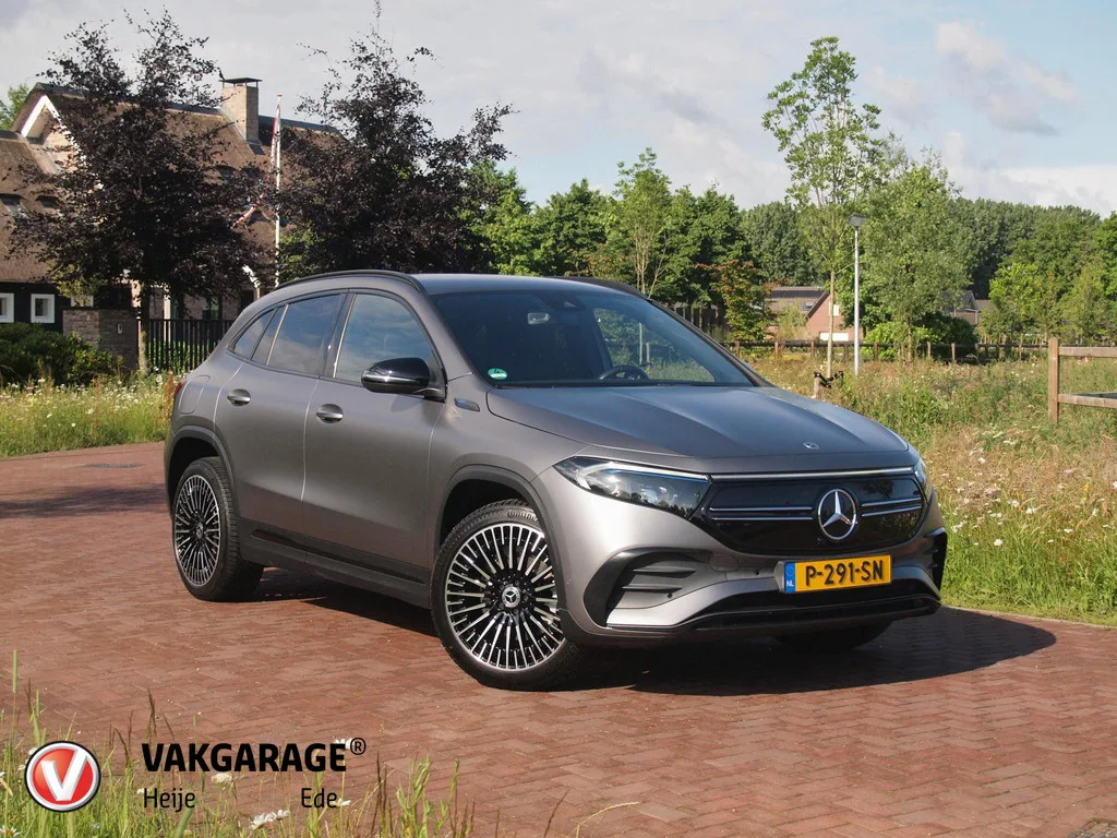 Mercedes-Benz EQA (2022) — foto 1