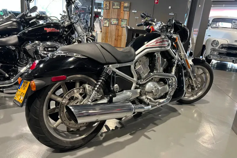 Harley-Davidson Street Rod (2005)