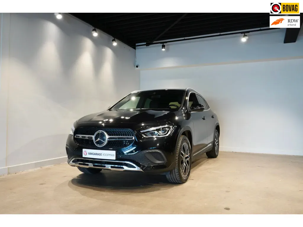Mercedes-Benz GLA (2021) — foto 1