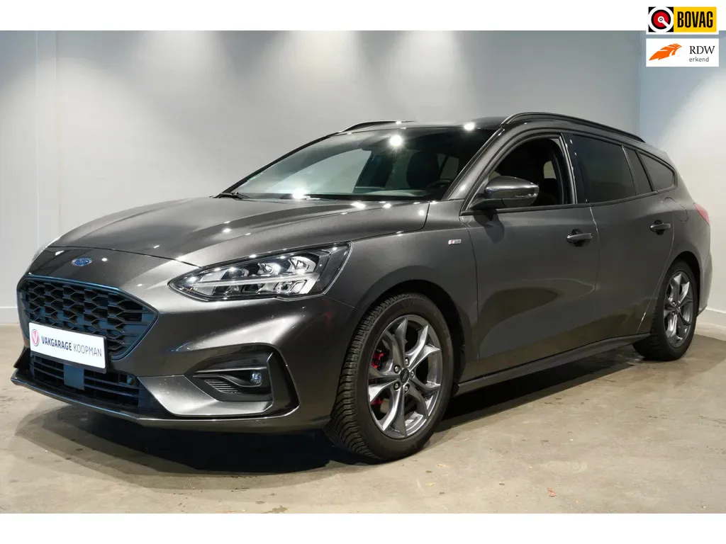 Ford Focus (2022) — foto 1