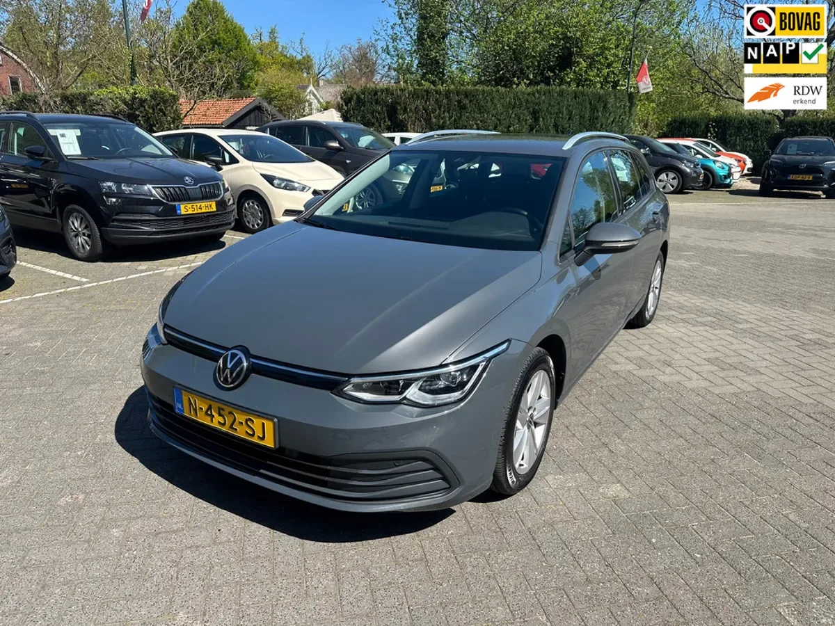 Volkswagen Golf (2021) — foto 1
