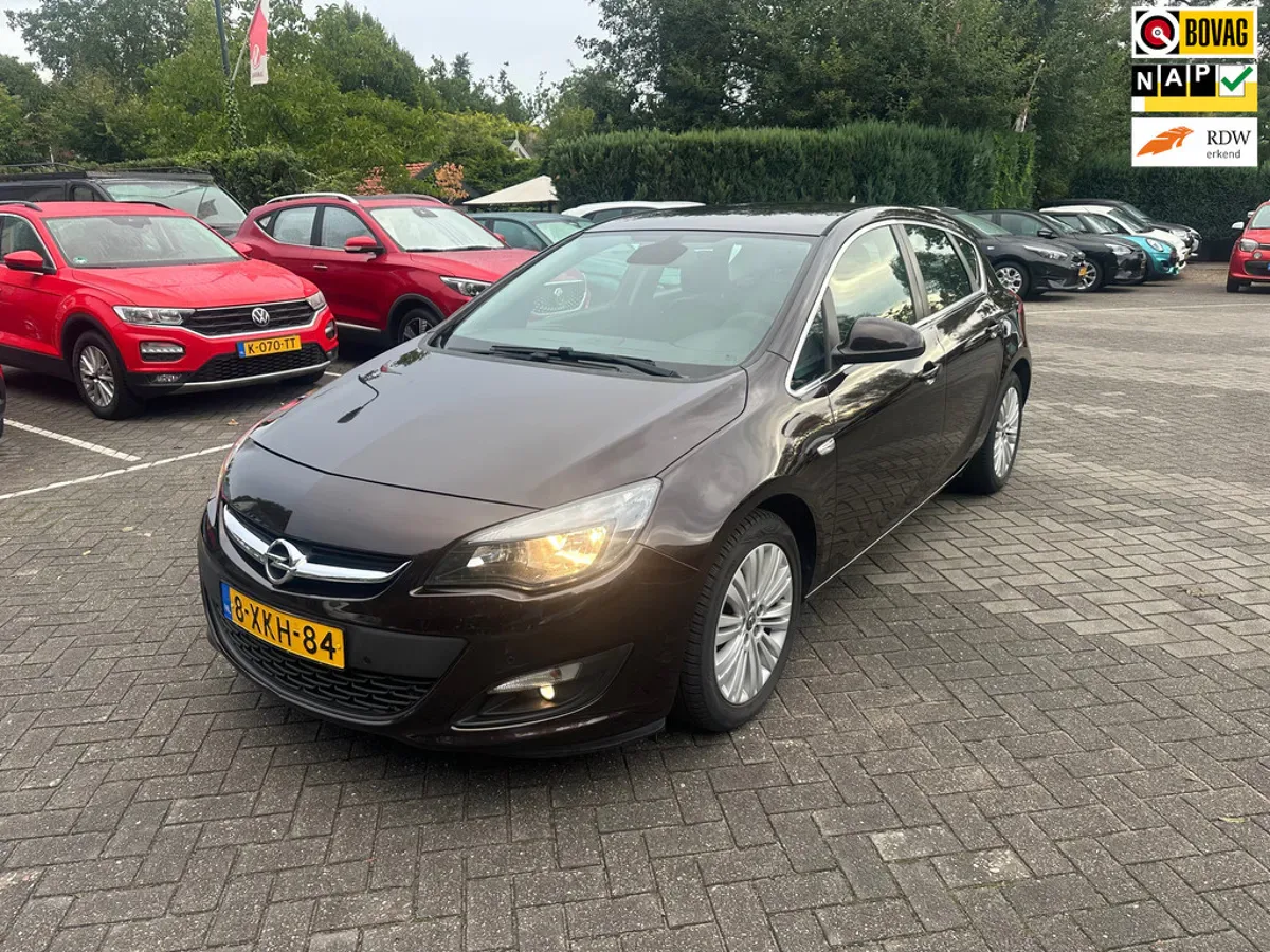 Opel Astra (2014) — foto 1