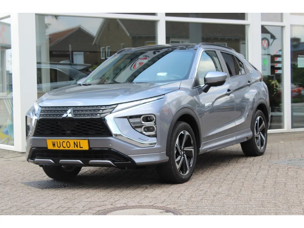 Mitsubishi Eclipse Cross (2022) — foto 1