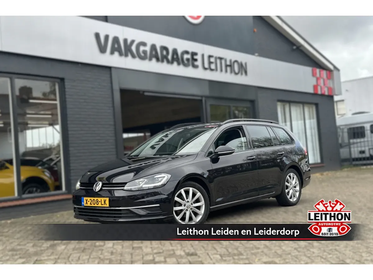 Volkswagen Golf (2020) — foto 1