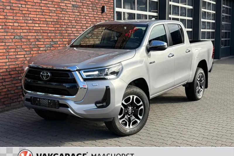Toyota Hilux (2024)