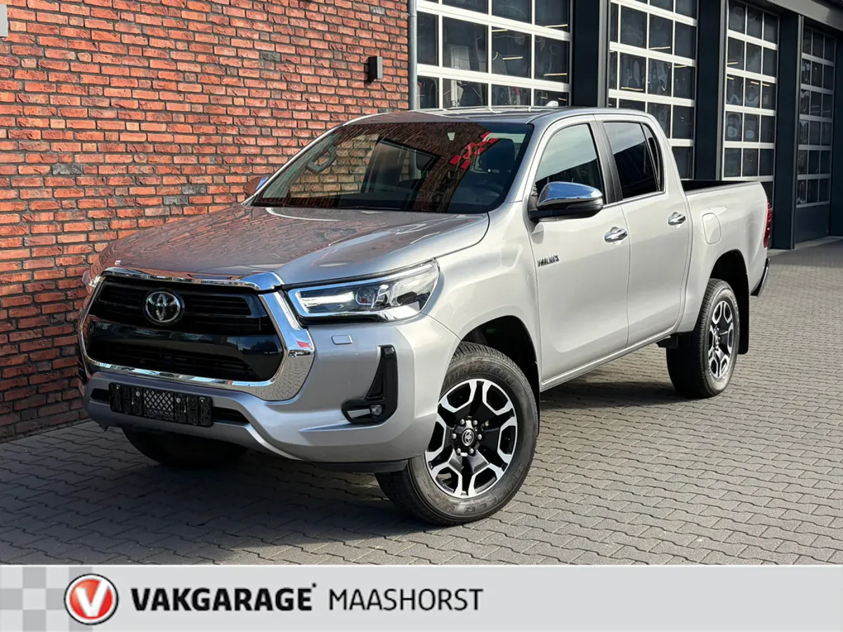 Toyota Hilux (2024) — foto 1