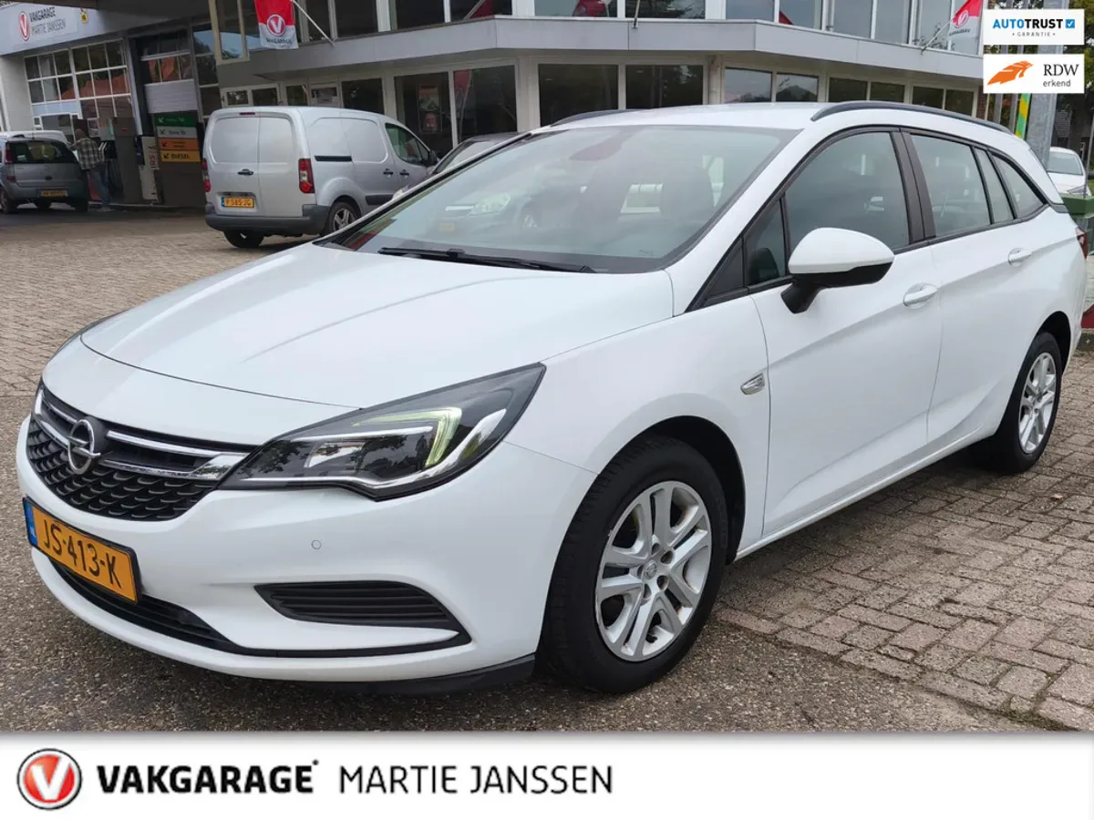 Opel Astra (2016) — foto 1