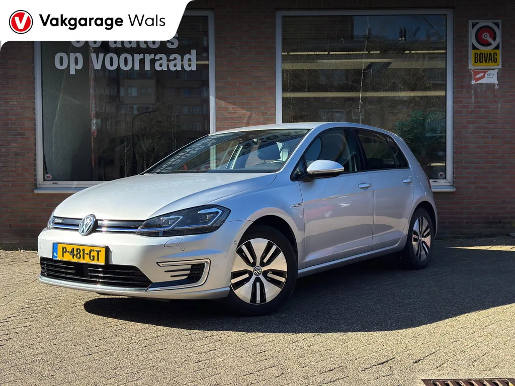 Volkswagen E-Golf (2019) — foto 1