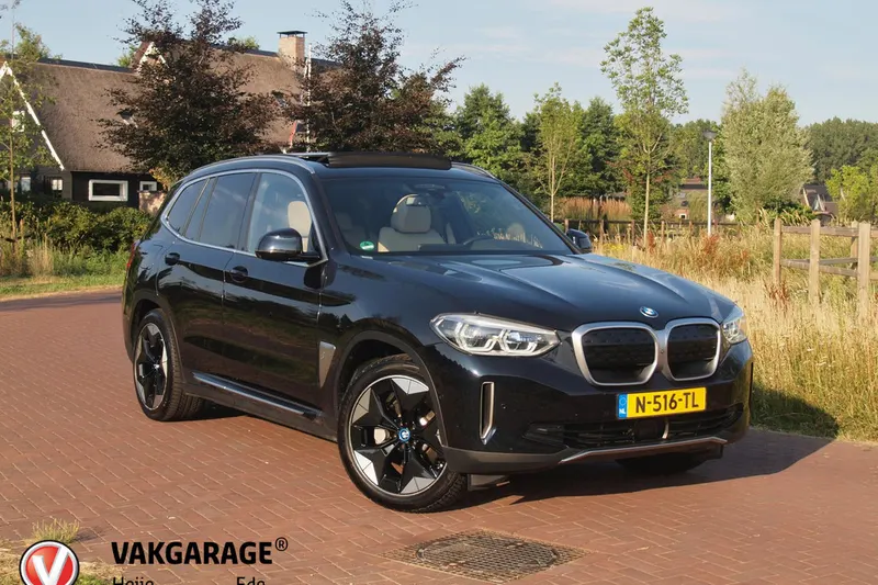BMW iX3 (2021)