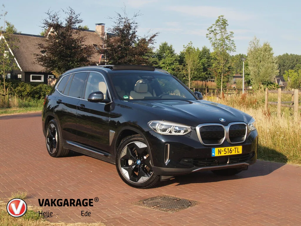 BMW iX3 (2021) — foto 1